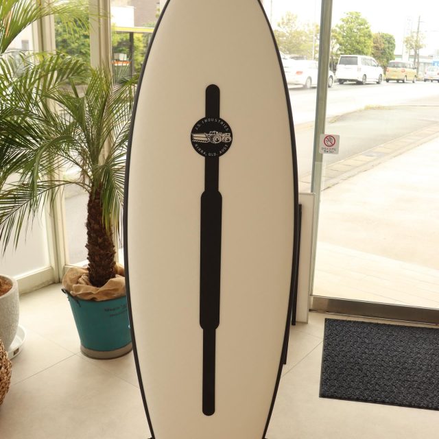 JS Industries | BLACK BARON
(HYFI 3.0)

Twin fin, Reimagined.

JS初のツインフィンとして不動の人気を誇る BLACK BARON。
その名作が、最新のエポキシテクノロジー HYFI 3.0 を纏って登場

HYFI 3.0 ならではの驚異的な軽さと、
荷重した瞬間に弾けるような抜群のレスポンスが、
小波からクリーンなフェイスまで、異次元のフローをもたらします。

ぜひ店頭で、進化したその質感をお確かめください😌🌿

📍 PINE SURF
三重県松阪市宝塚町1507-1
OPEN：11:00-20:00
CLOSED：Sunday
☎️ 0598-33-7505

#pinesurf #surfboard #jsindustries #blackbaron