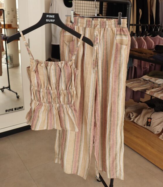 PINE SURF | Ladies apparel

ウォッシュが効いた古着っぽい風合いのTシャツや、さらっと着てサマになるセットアップなど、今季イチオシのセットアップシリーズ✨

キャミやチューブトップと、美シルエットなボトムスの組み合わせは、ヘルシーな肌見せを叶えてくれる万能アイテムぜひ店頭でチェックしてみてください 💁‍♀️

これからの旅行やおでかけの相棒にいかがですか🚗💨
ぜひお気軽に遊びにいらしてください💫

※各アイテム、お色違いや別タイプの組み合わせも多数ご用意しております。
※サイズ感やご相談は、お気軽にDMまたは店頭でお声がけください！

📍 PINE SURF
三重県松阪市宝塚町1507-1
OPEN：11:00-20:00
CLOSED：Sunday
☎️ 0598-33-7505

#pinesurf #apparel #summer #surfing🏄 #三重